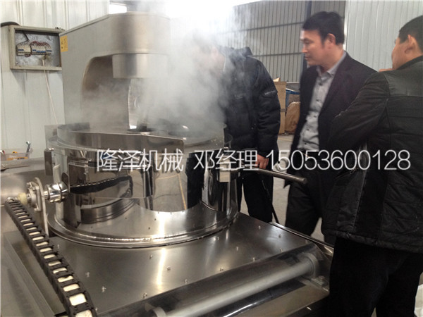 河北张家口客户来厂考察电磁爆米花机