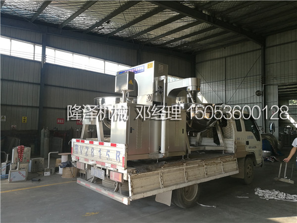 烟台订购的两台蒸汽海鲜酱炒锅发货